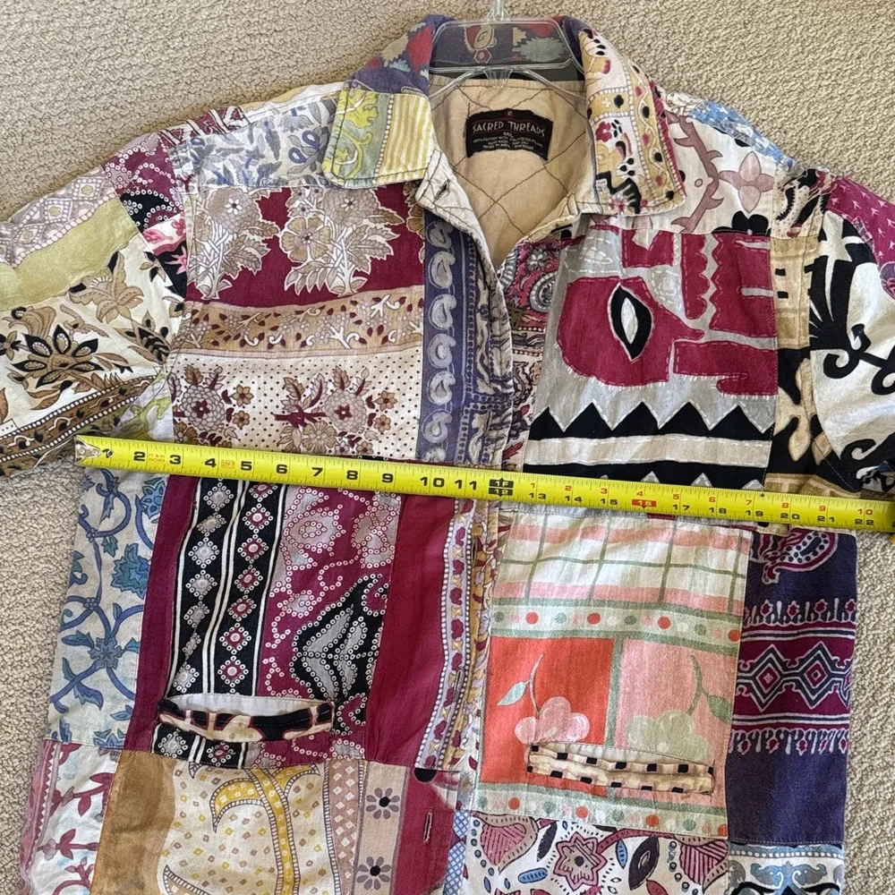 Sacred Thread Quilted Patchwork Women's Jacket in Multicolor - Picture 6 of 7